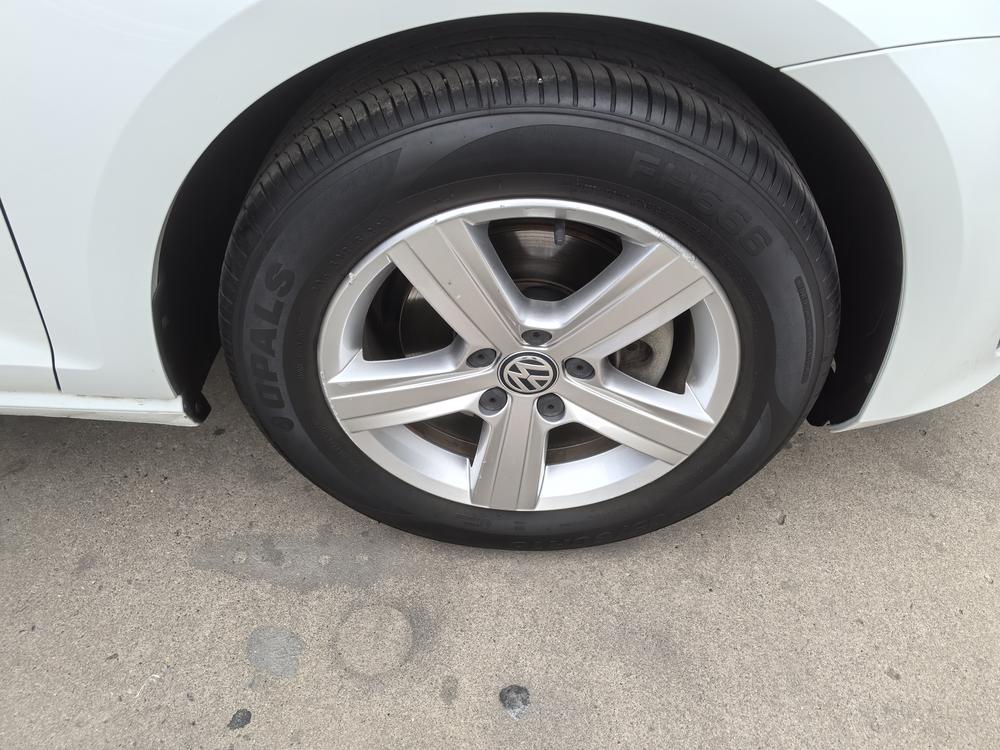 Volkswagen Golf 2016 car image #10