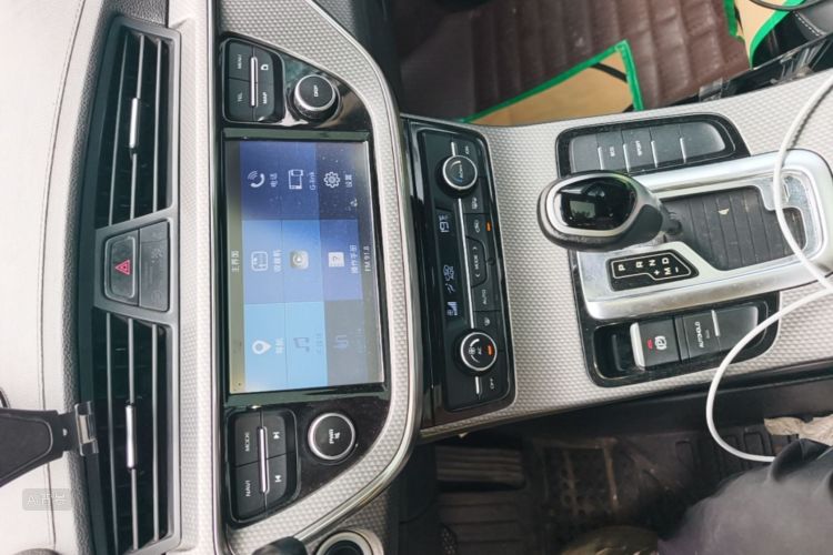 GEELY Emgrand GS 2017 car image #15