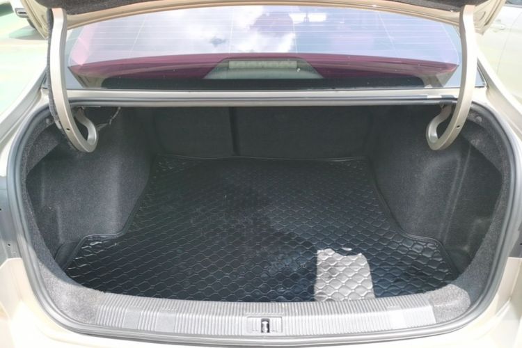 Volkswagen Bora 2017 car image #19