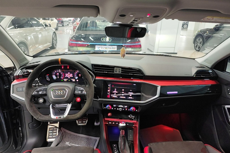 Audi Q3 2021 #10 Audi Q3 2021 car image #10