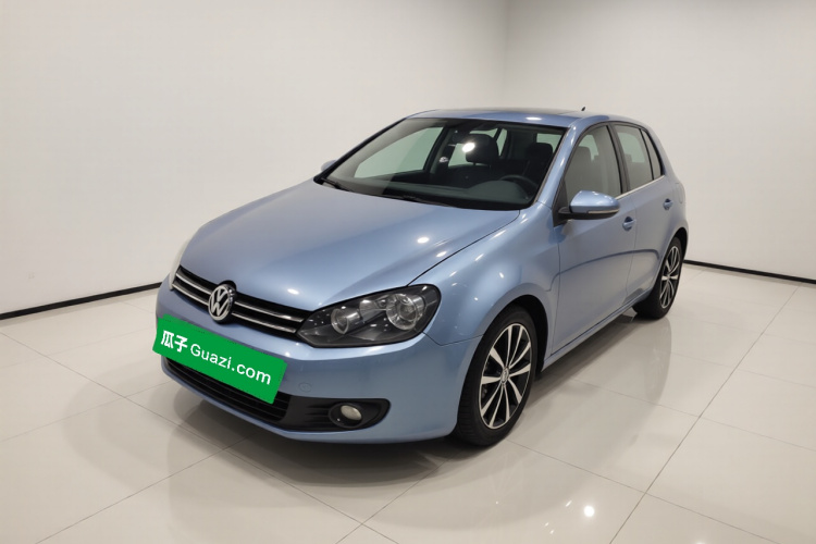Volkswagen Golf 2012 car image #2