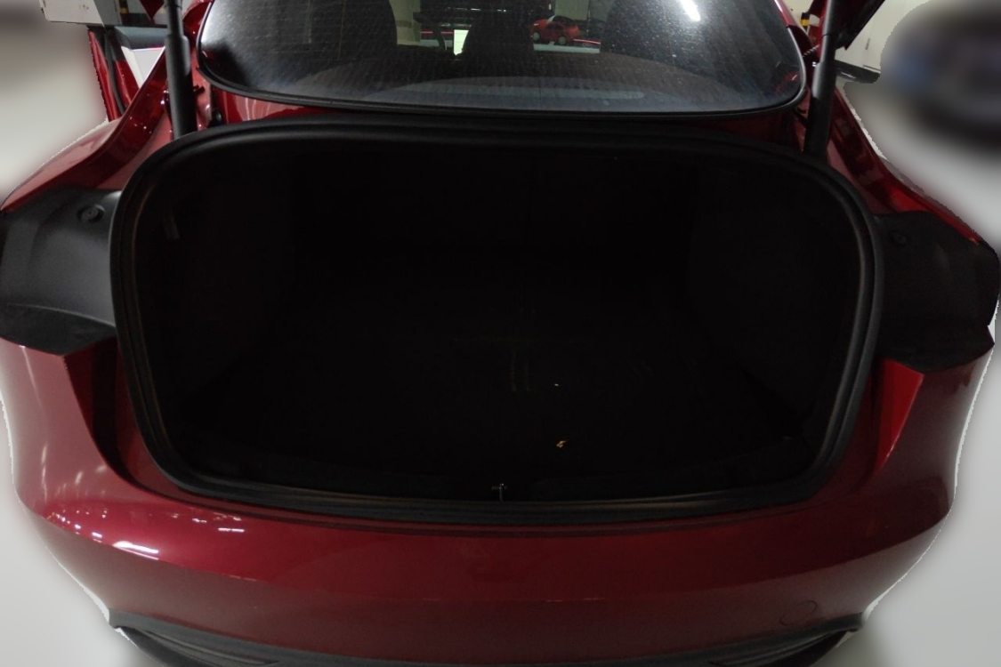 Tesla Model 3 2024 car image #8