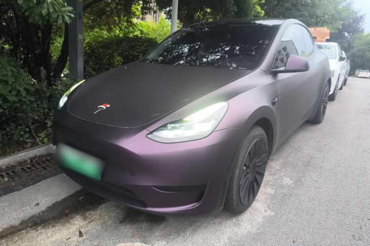 Tesla Model Y 2022 car image #2