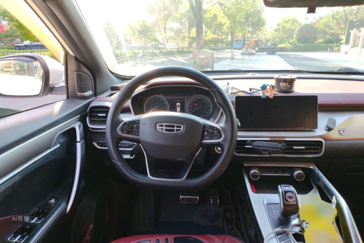 GEELY Coolray 2021 car image #12
