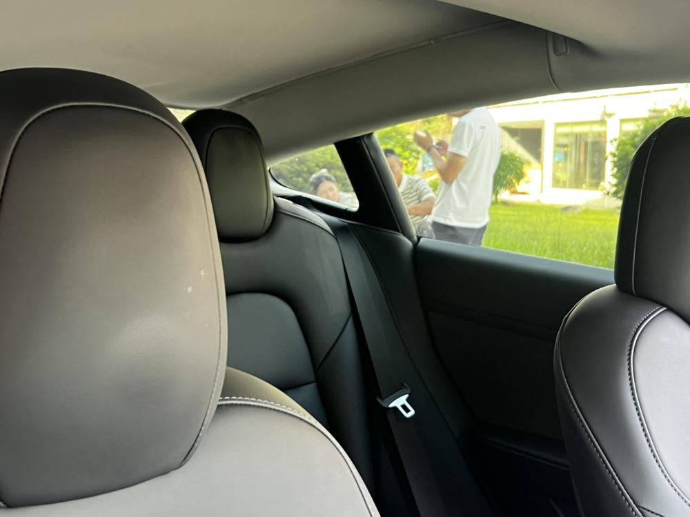 Tesla Model 3 2022 car image #11