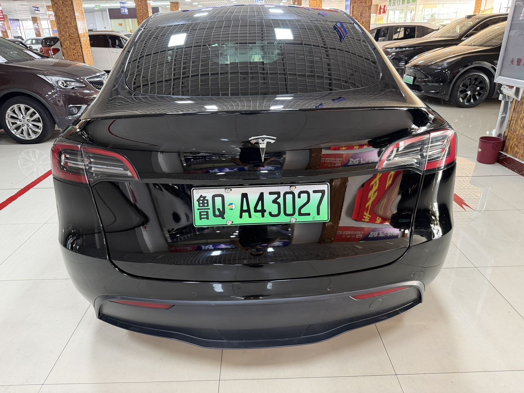 Tesla Model Y 2021 car image #10