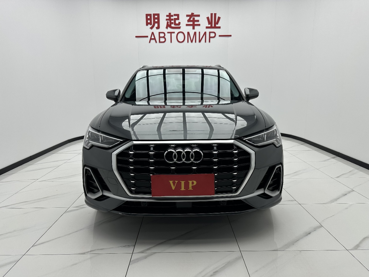 Audi Q3 2022 car image #2