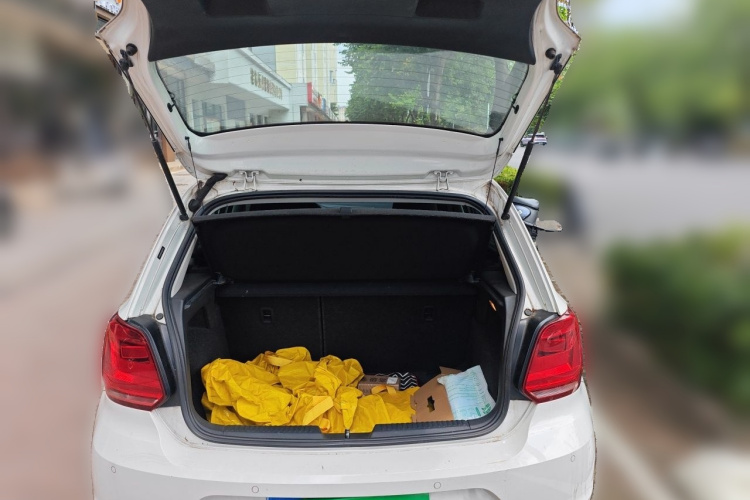 Volkswagen Polo 2019 car image #17