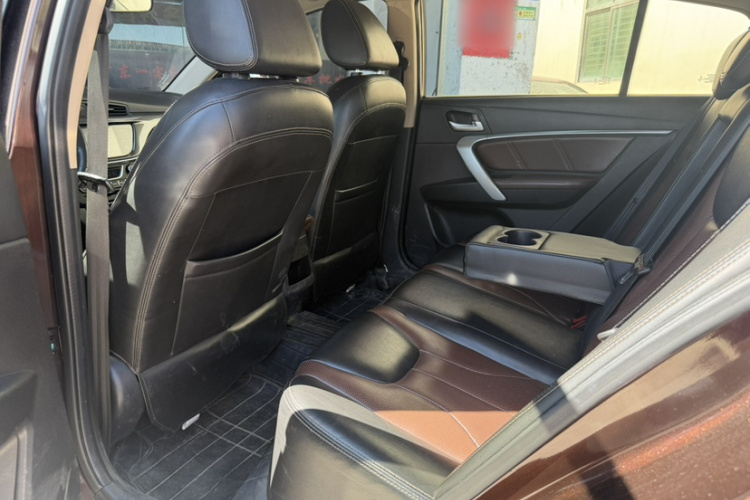 GEELY Emgrand 2017 صورة سيارة #12