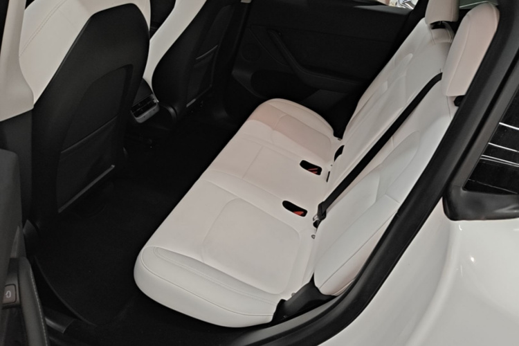Tesla Model Y 2021 #17 Tesla Model Y 2021 car image #17