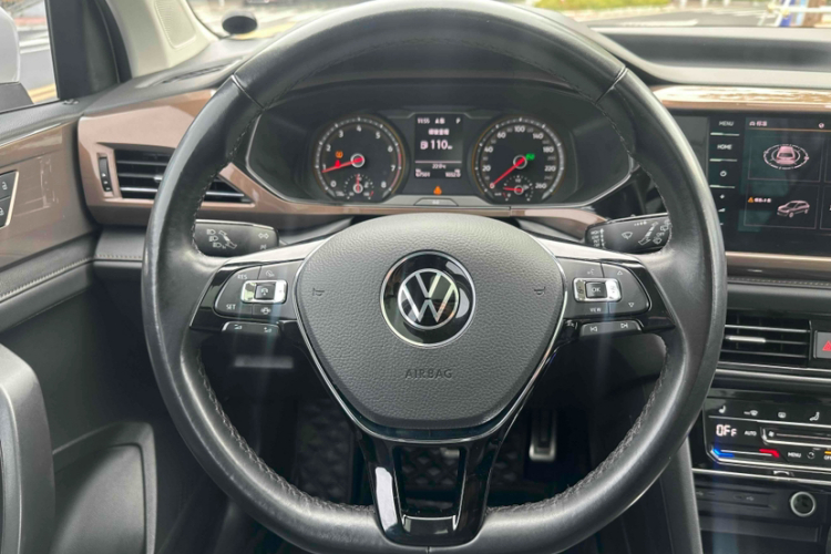 Volkswagen Tharu 2021 immagine di auto #14