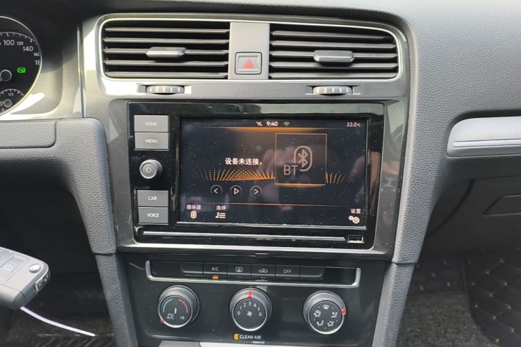 Volkswagen Golf 2019 car image #13
