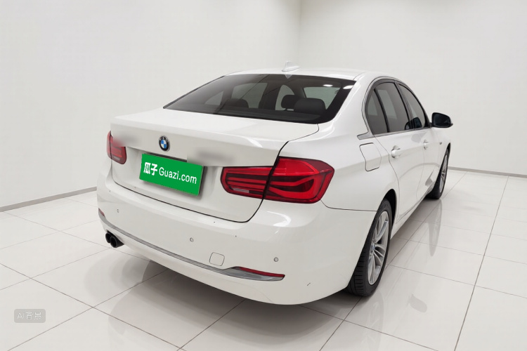 BMW 3 Series 2017 #7 BMW 3 Series 2017 car image #7