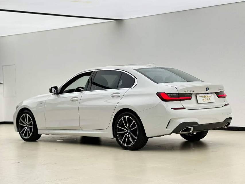 BMW 3 Series 2022 car image #8