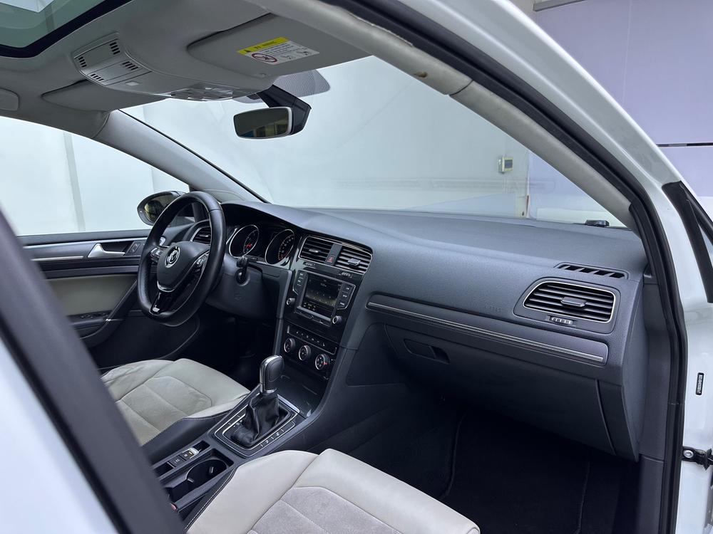 Volkswagen Golf 2017 car image #9