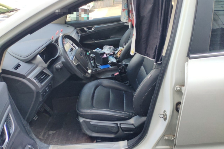 GEELY Emgrand GS 2016 car image #15