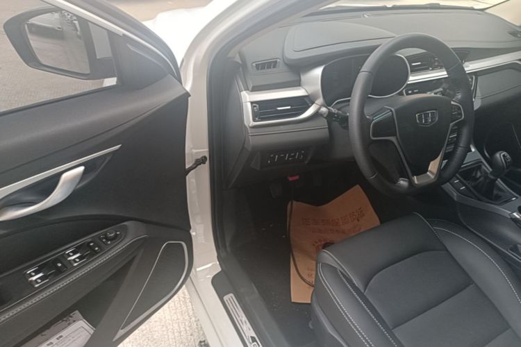 GEELY Emgrand 2019 #16 GEELY Emgrand 2019 car image #16