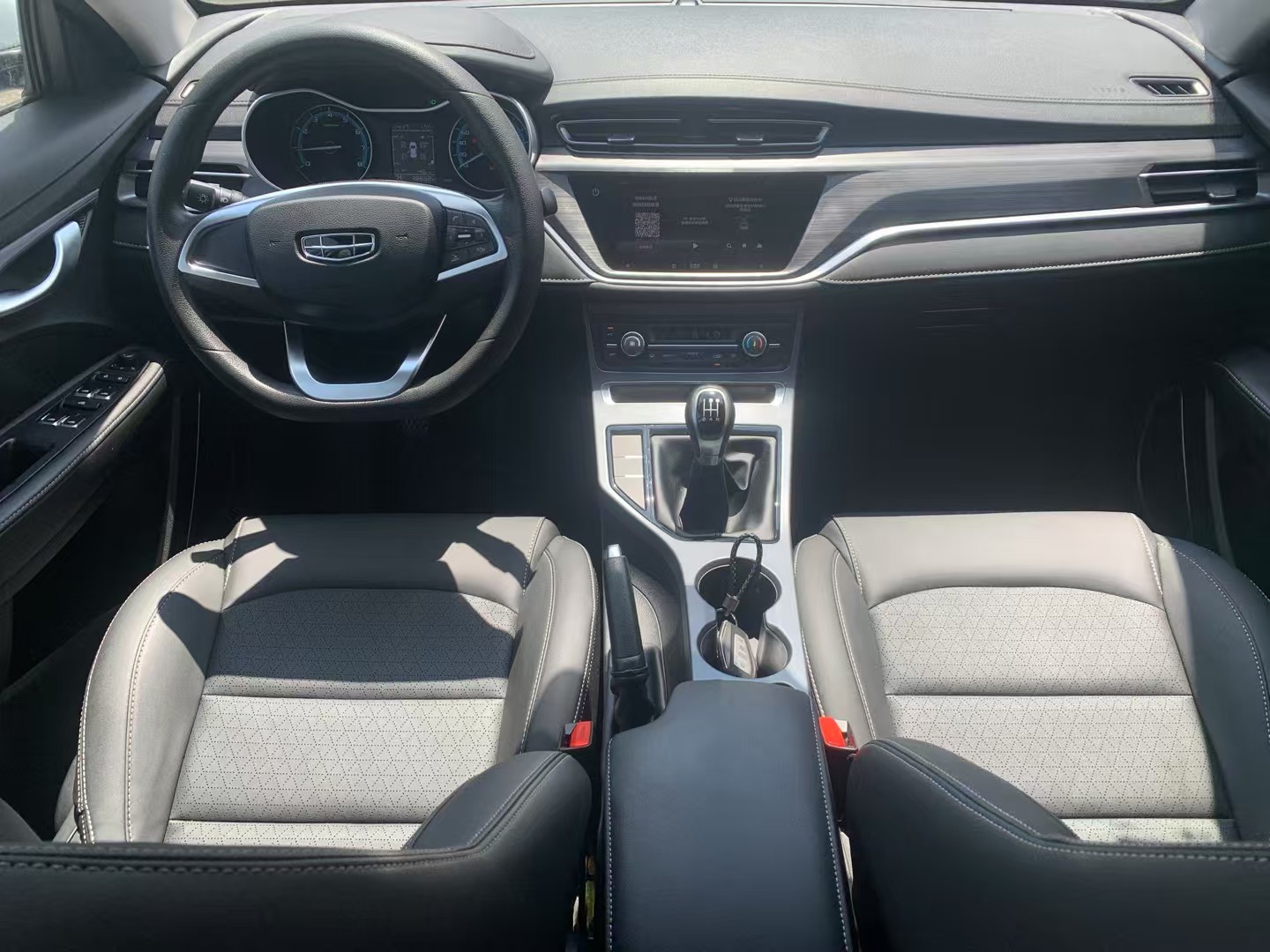 GEELY Emgrand 2021 imagen de coche #9