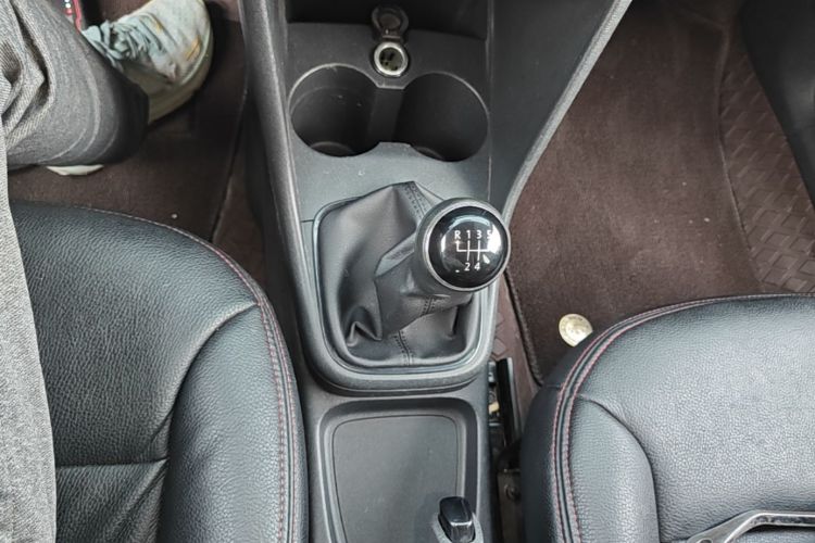 Volkswagen Polo 2016 #14 Volkswagen Polo 2016 car image #14