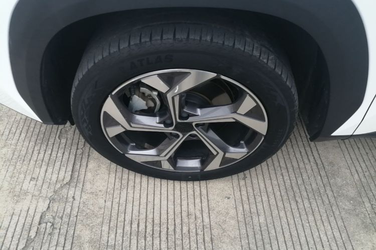 GEELY Boyue L 2023 car image #9