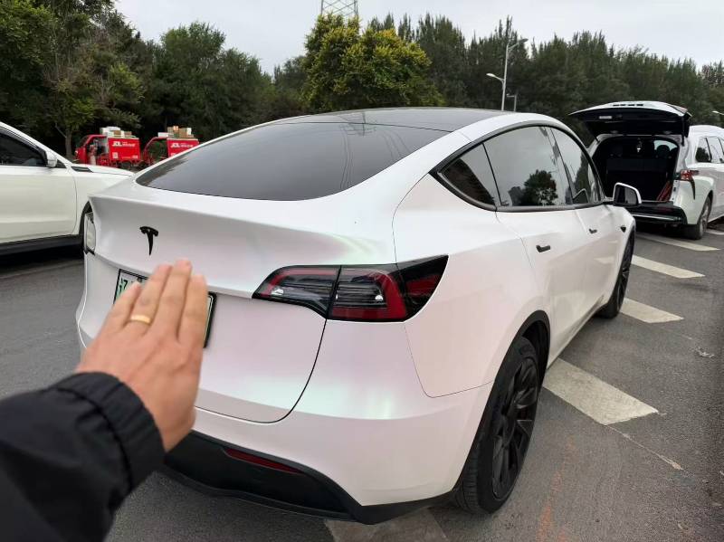 Tesla Model Y 2021 #2 Tesla Model Y 2021 car image #2
