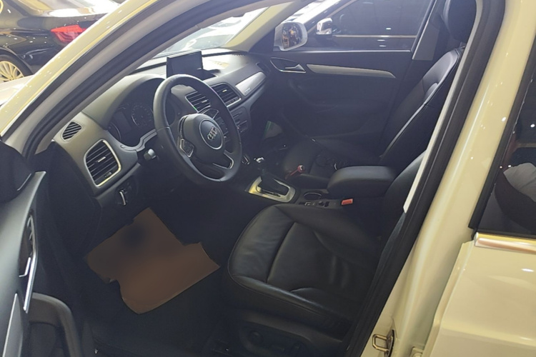 Audi Q3 2015 #15 Audi Q3 2015 car image #15