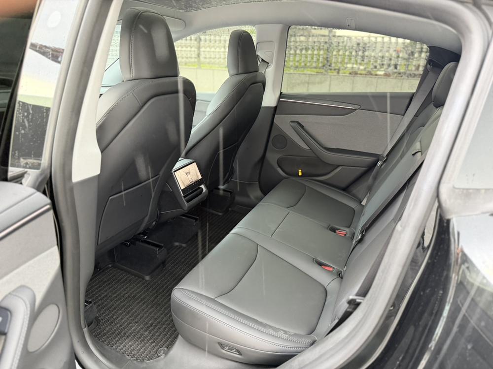 Tesla Model Y 2025 #10 Tesla Model Y 2025 car image #10