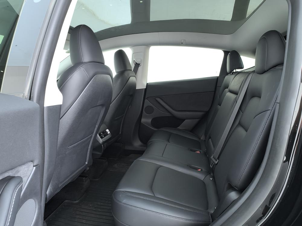 Tesla Model Y 2023 immagine di auto #11
