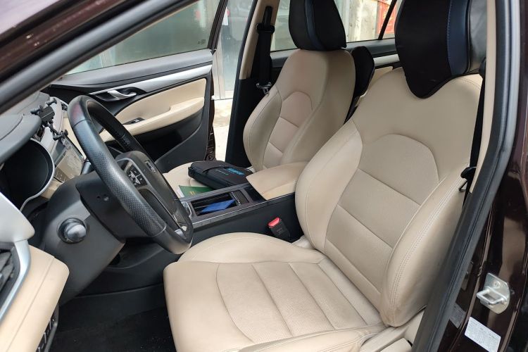 GEELY Emgrand 2019 car image #15