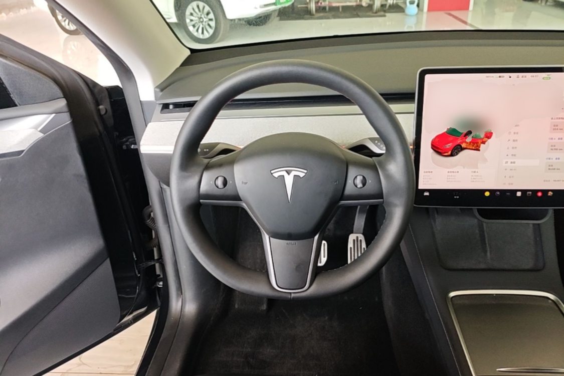Tesla Model Y 2024 #16 Tesla Model Y 2024 car image #16