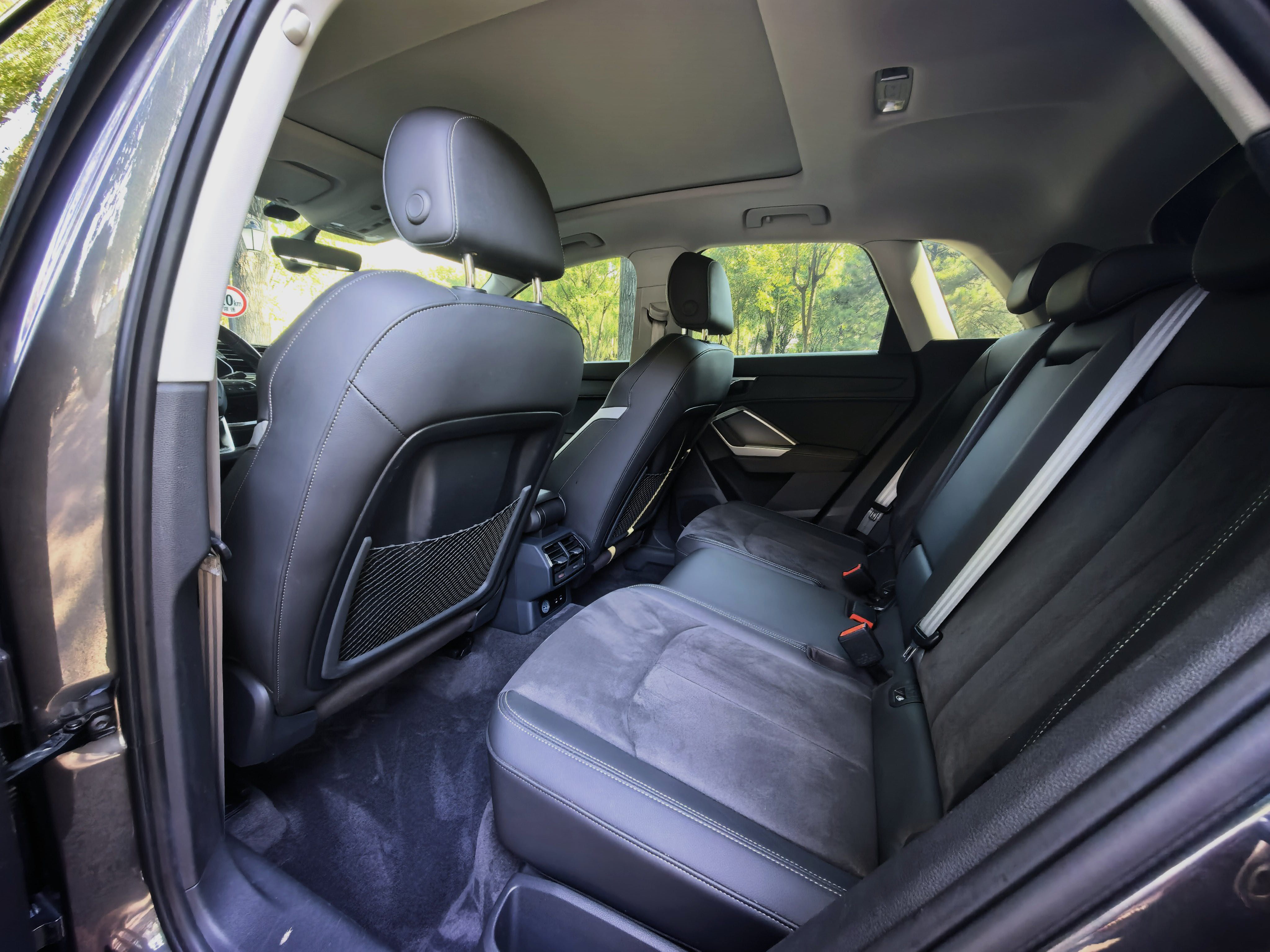 Audi Q3 2023 car image #5