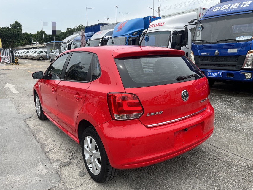 Volkswagen Polo 2012 car image #3