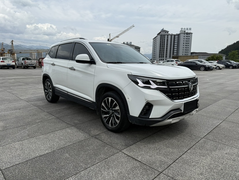 Forthing T5 2019 car image #3