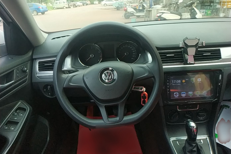 Volkswagen Bora 2017 car image #11