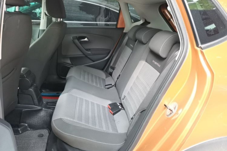 Volkswagen Polo 2016 car image #17