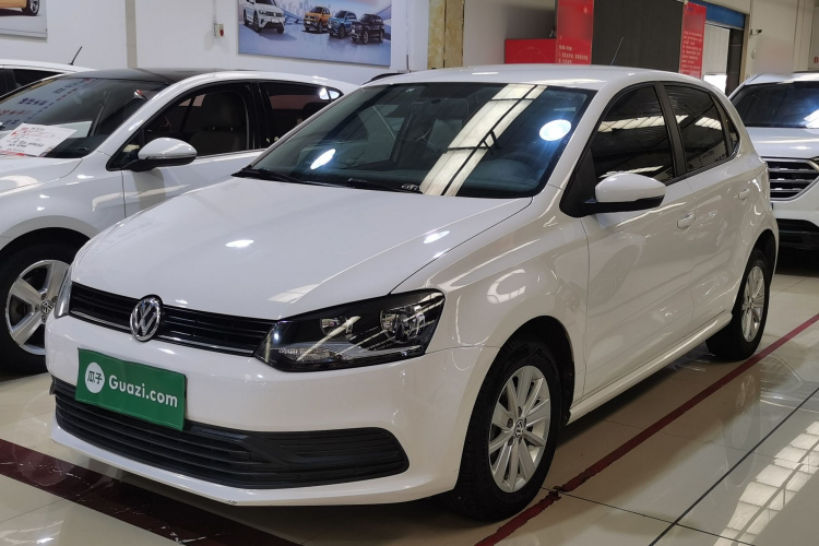 Volkswagen Polo 2019 car image #2