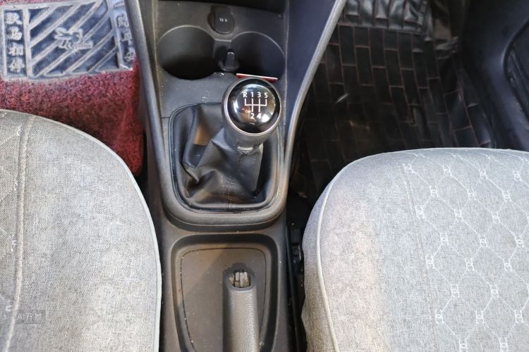 Volkswagen Polo 2017 car image #16