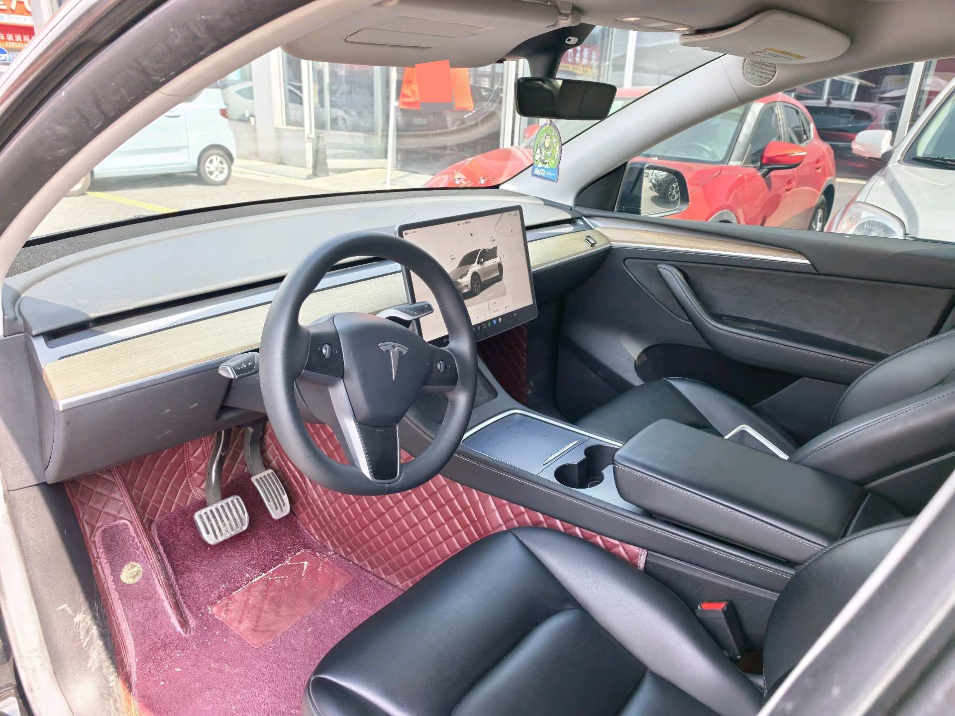Tesla Model Y 2022 #4 Tesla Model Y 2022 car image #4