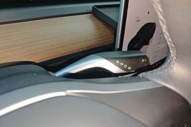 Tesla Model Y 2022 #14 Tesla Model Y 2022 car image #14