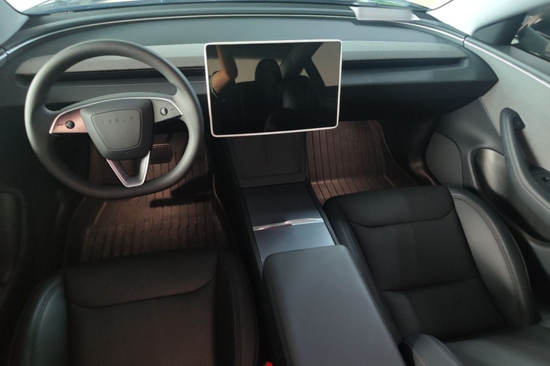 Tesla Model 3 2024 car image #10