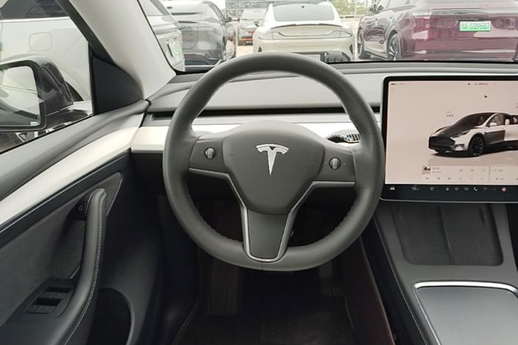 Tesla Model Y 2021 #11 Tesla Model Y 2021 car image #11
