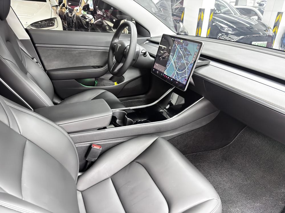 Tesla Model 3 2020 car image #12
