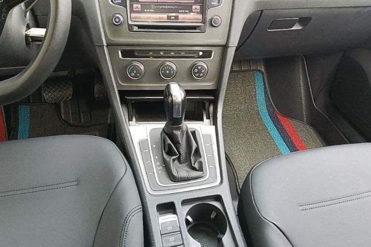 Volkswagen Golf 2016 car image #14