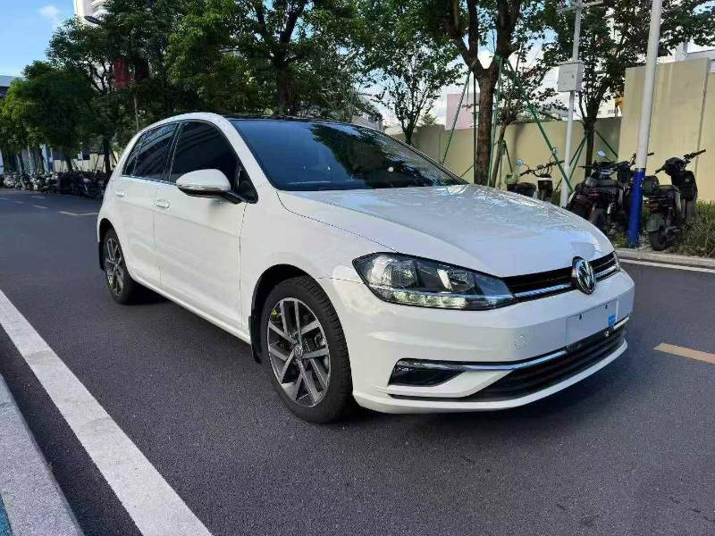 Volkswagen Golf 2020 car image #3
