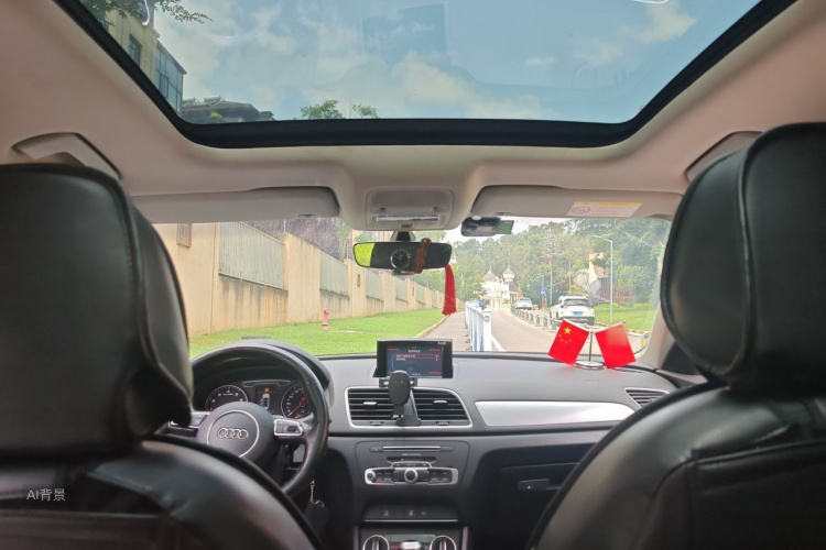 Audi Q3 2019 car image #20