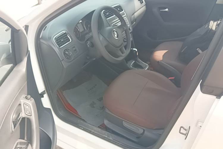 Volkswagen Polo 2015 image de voiture #16