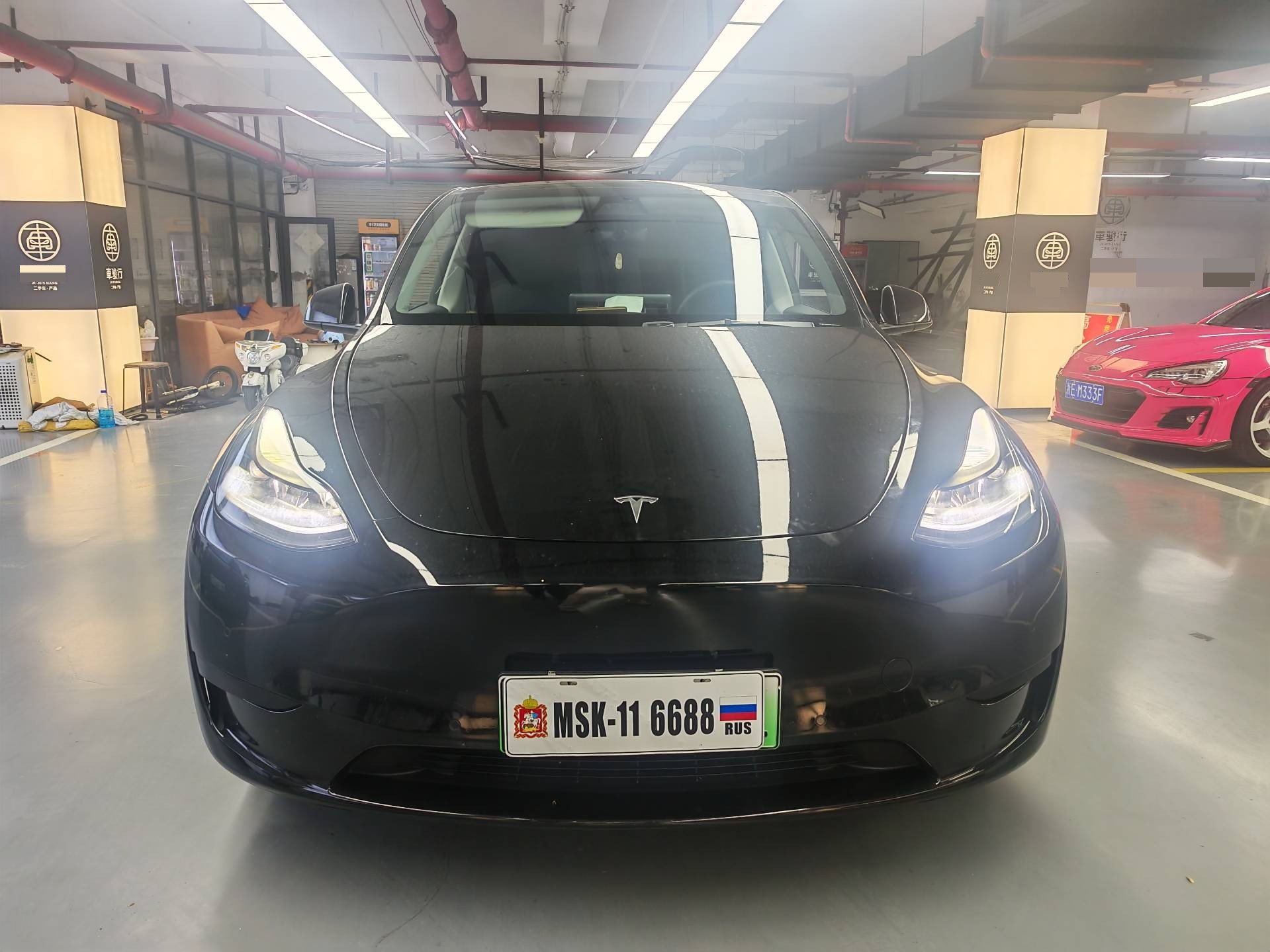 Tesla Model Y 2023 #2 Tesla Model Y 2023 صورة سيارة #2