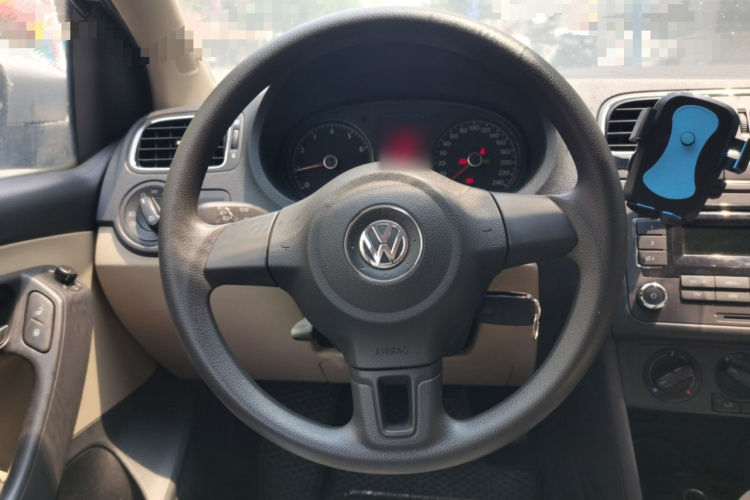 Volkswagen Polo 2011 imagem de carro #15