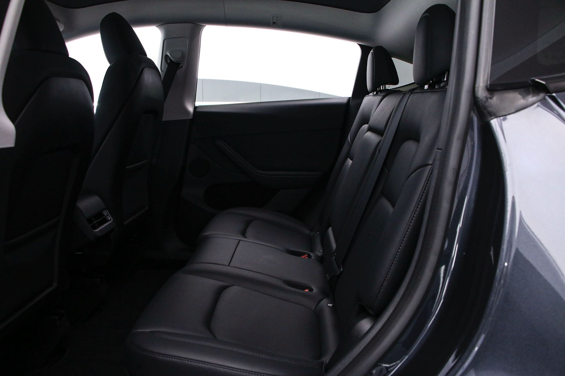Tesla Model Y 2024 car image #4