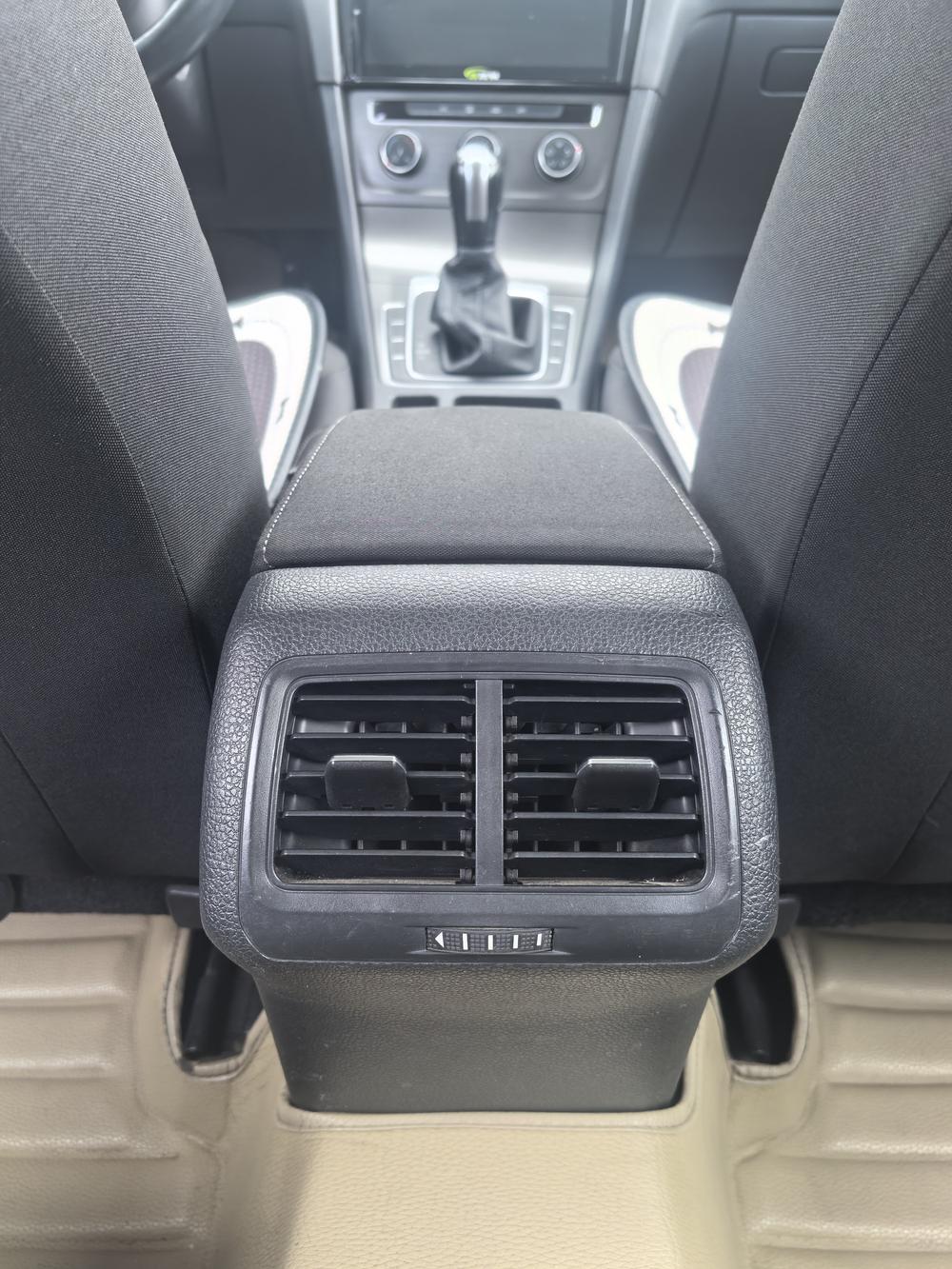 Volkswagen Golf 2014 car image #10